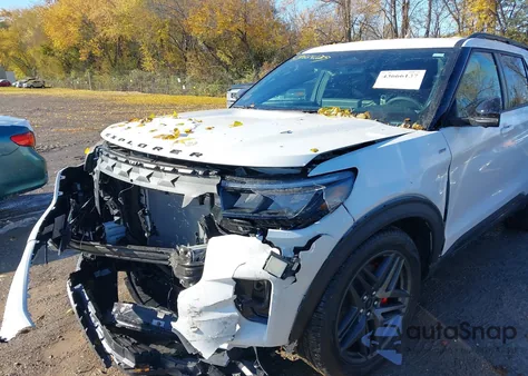 2025 Ford Explorer St-Line from USA, damaged, VIN 1FMUK8KH4SGC67774